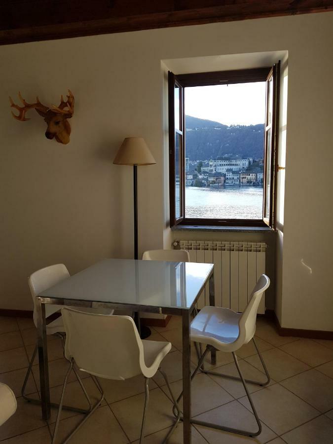 Casa Vacanza Isola Орта Сан Джулио Екстериор снимка
